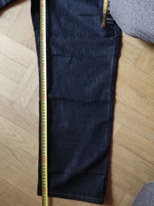 Lee 38 x 29 regular fit granatowe.