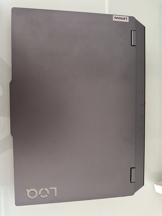 Portatil Lenovo LOQ 15IAX9