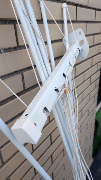 Wall-mounted clothesline426579700871352322