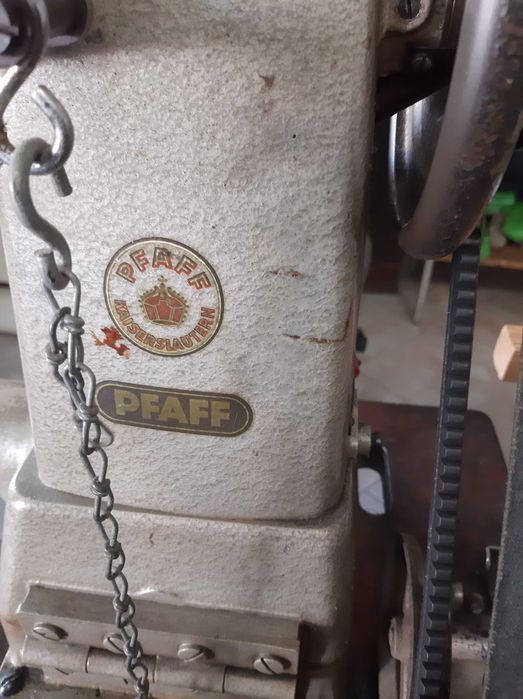 Máquinas para fazer sapatos e copiar chaves