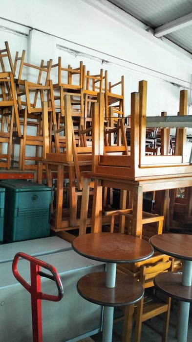 Mesas e cadeiras conjuntos completos