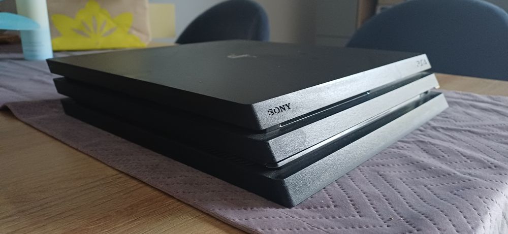 Play Station 4 Pro 1Tb