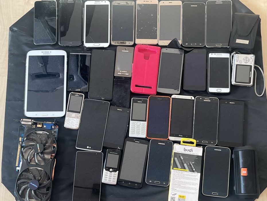 Zestaw telefonów Samsung, Sony Xperia, HTC…