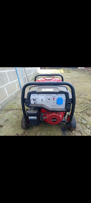 Продам бензогенератор