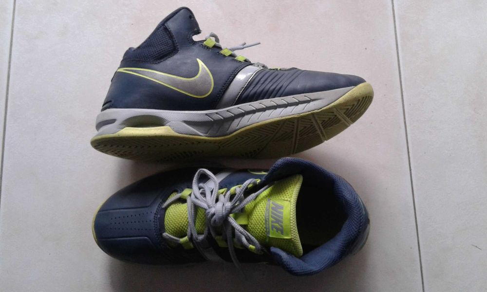 Botas NIKE 40,5 usadas (pouco uso) [Novo Preço]