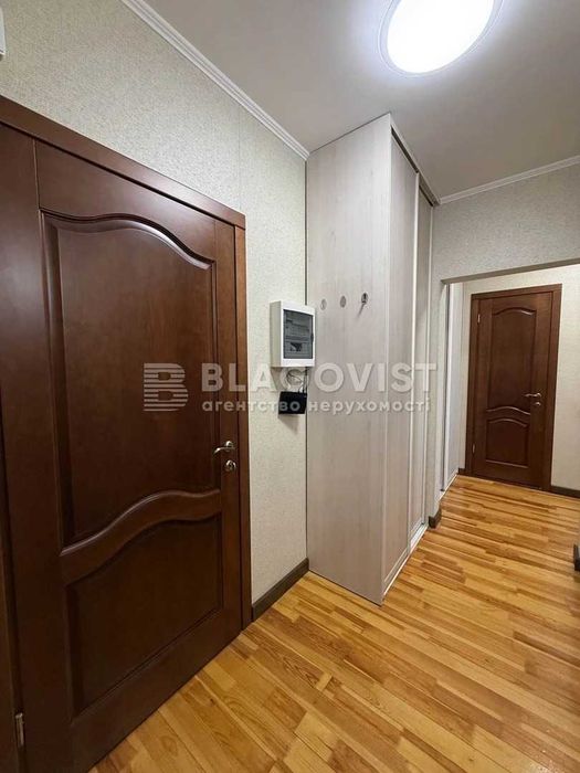 Продаж 2К квартири ст. м. Академмістечко 5 хв.пішого ходу.