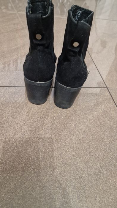Czarne botki z zamszu r.36