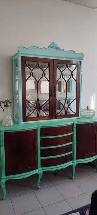 Cristaleira vintage restaurada