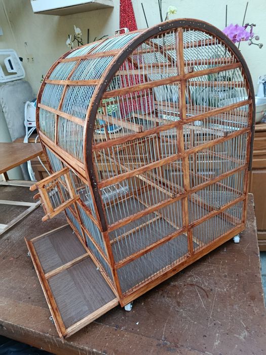 Gaiola para pássaros com rodas para fácil de transportar