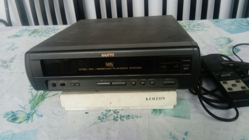 Відеоплеєр продам