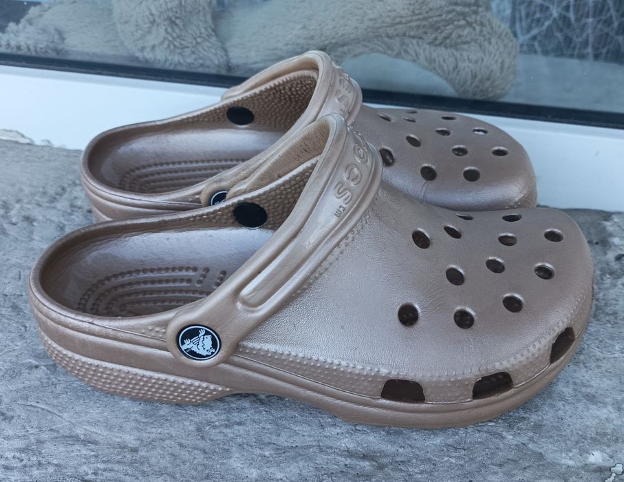 сабо  crocs w7..