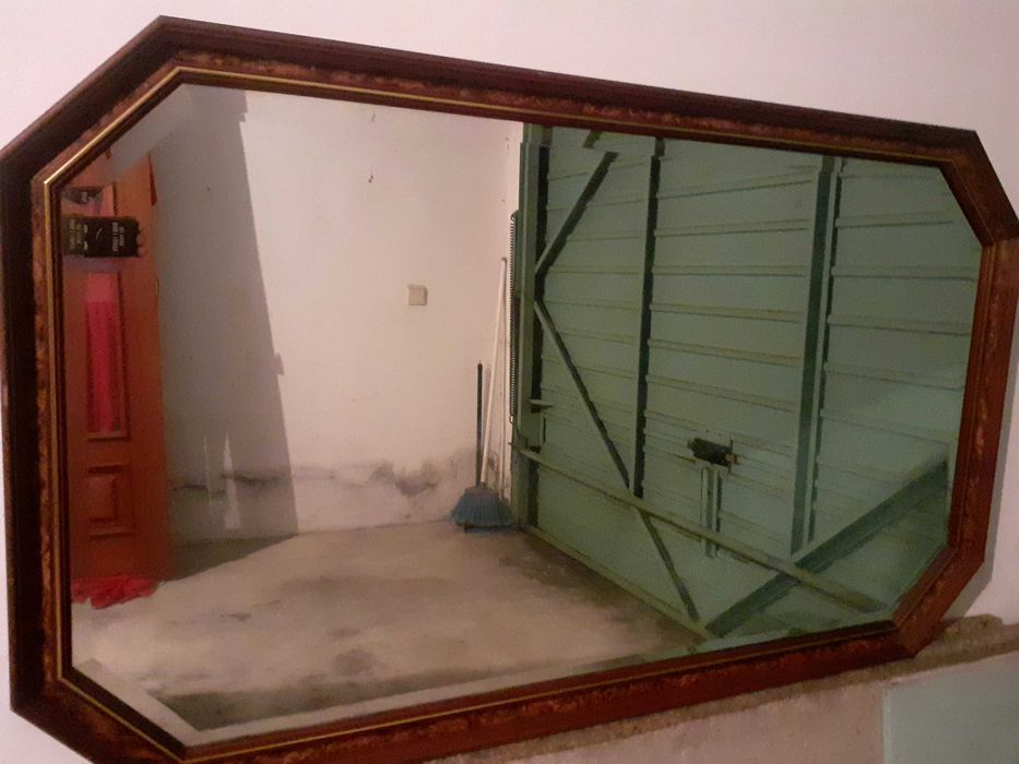Espelho com moldura