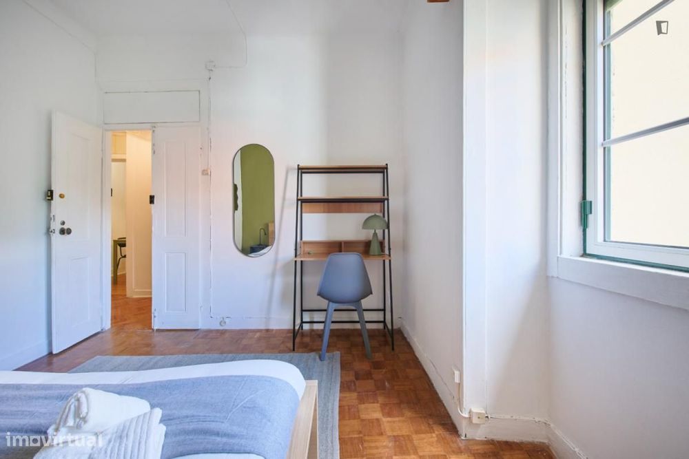 Quarto - localizado em São Bento Lisbon