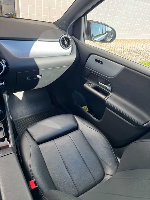 Mercedes-Benz B180 W247 automática