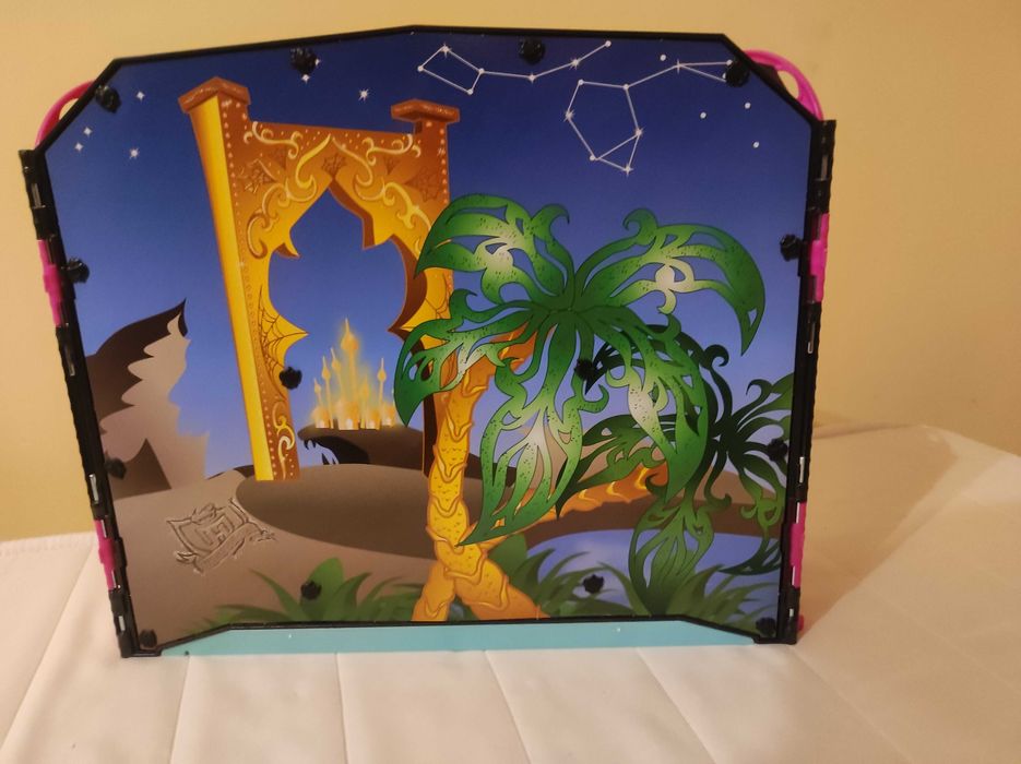 Scena studio monster High