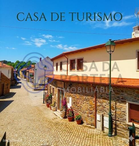 Casa de turismo com 5 quartos, todos com casa de banho privativa, send — Podence E Santa Combinha, Bragança