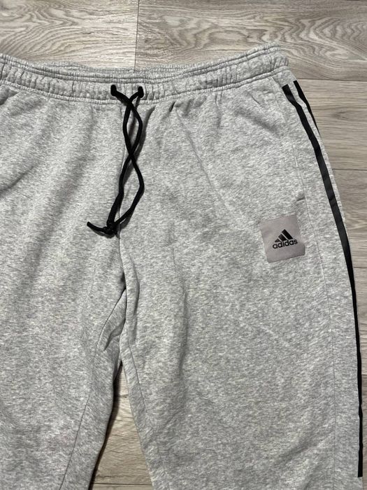Чоловічі спортивні джогери Adidas на лампасах сірі спортивки