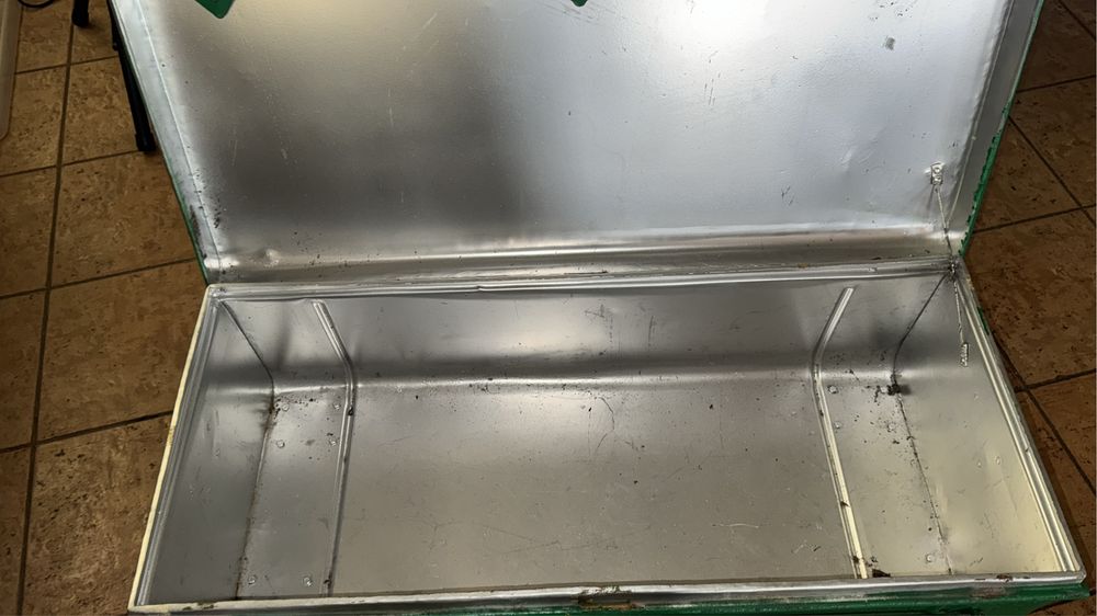 Mala com rodas em chapa