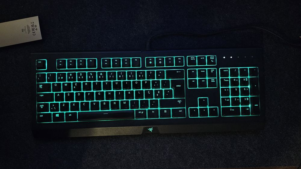 Teclado Razer Cynosa Chroma - Português - Impecável