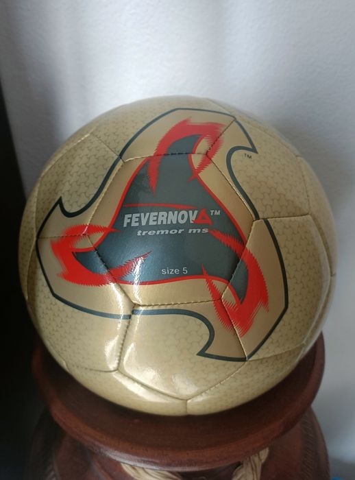 Bola Adidas Fevernova FIFA Mundial 2002