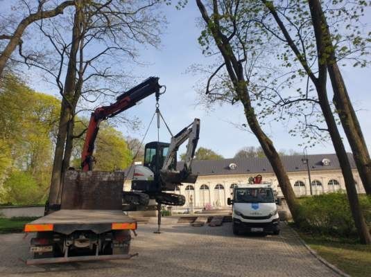 Transport HDS  usługi kontenery maszyny drzewa kruszywa wywrotki