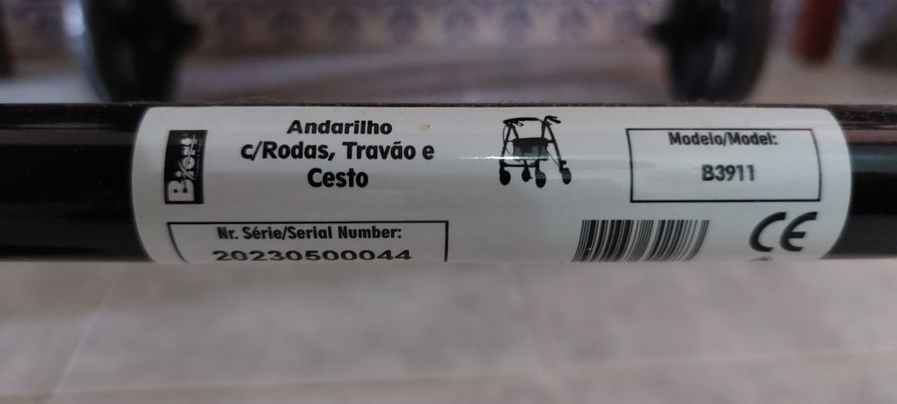 Andarilho Novo com rodas