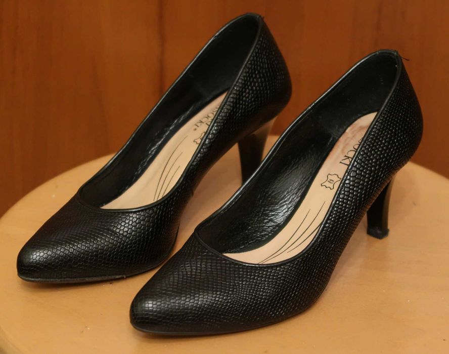 Damskie buty (czółenka) firmy LASOCKI rozm. 35