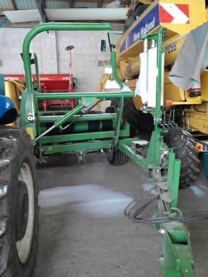 Owijarka samozaładowcza Pronar