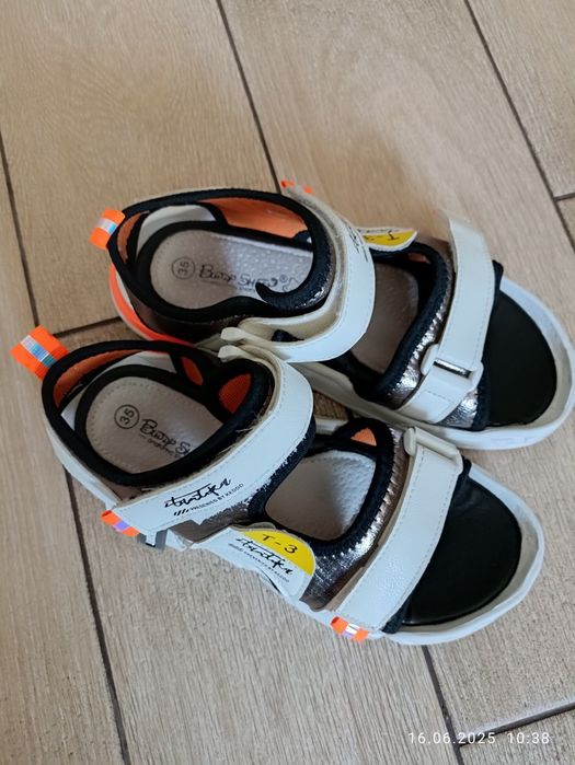 Сандалі на дівчинку 35р