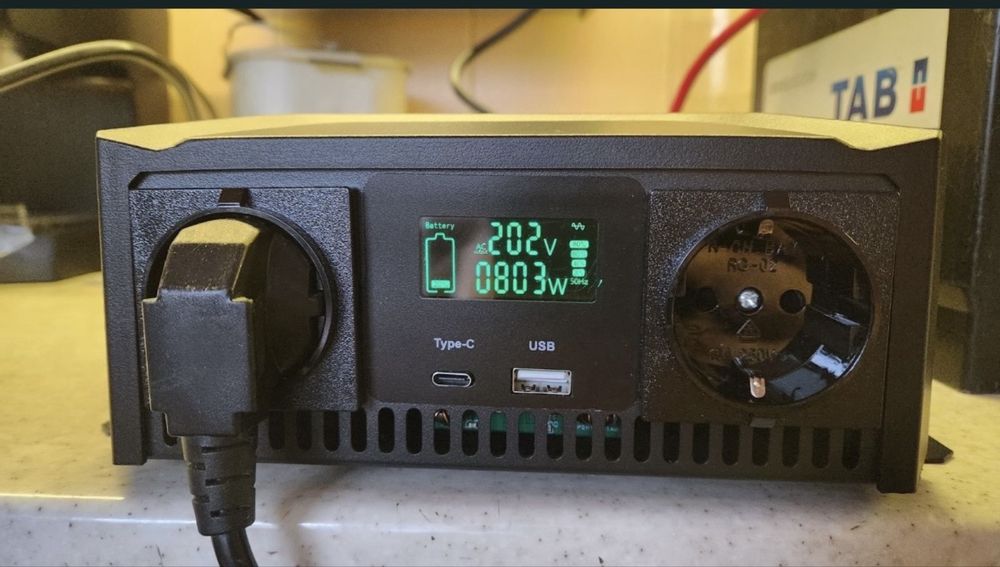 Інвертор DatouBoss  12/24V (1,2/2,3kW)