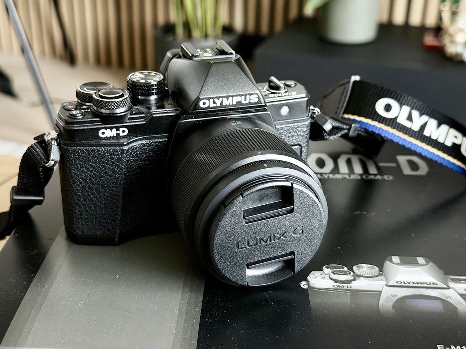 Aparat Olympus OM-D E-M10 Mark II + obiektyw portretowy Panasonic f1.7