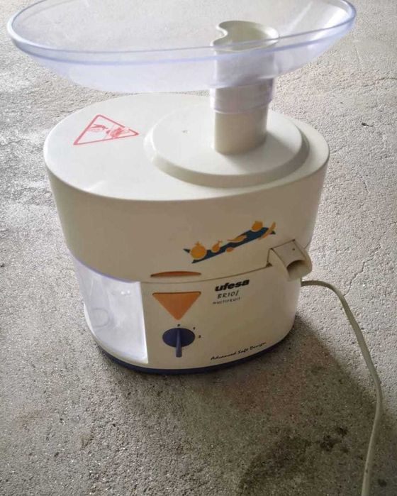 Máquina de sumos Ufesa