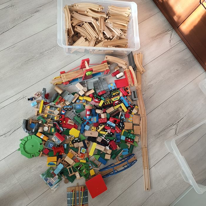 Duży zestaw drewnianej kolejki