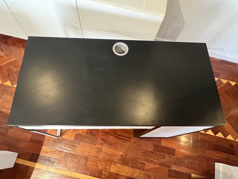 Secretaria Ikea MICKE em bom estado preto e branco