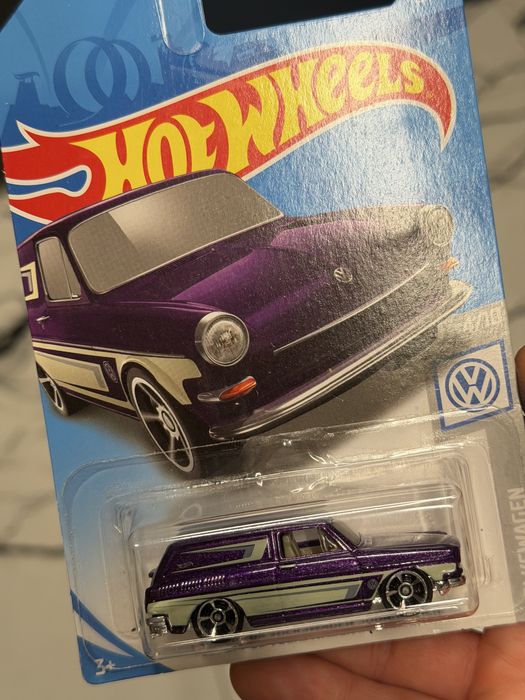 Hot Wheels Custom ’69 VW Squareback Volkswagen aircooled classics golf