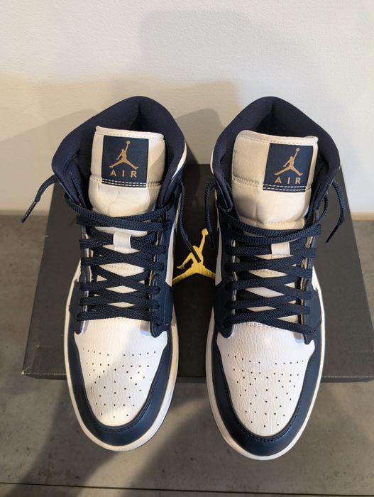 Air Jordan 1 MID Obsydian