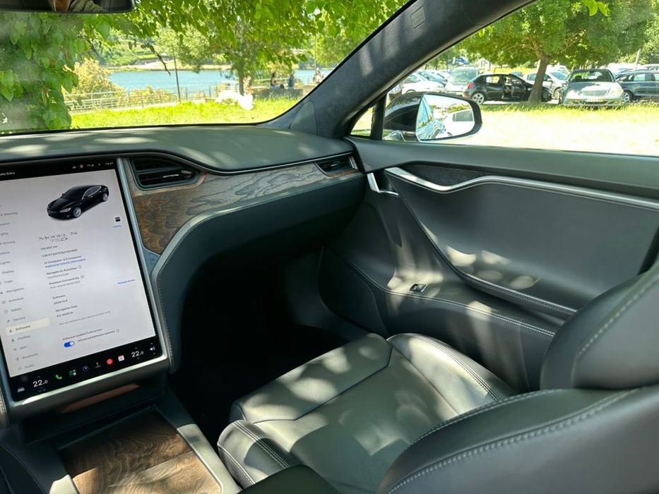 Tesla Model S 75D