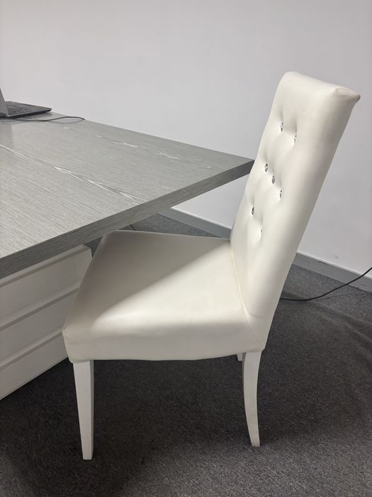 Sprzedam biale krzrsla biurowe kamienie