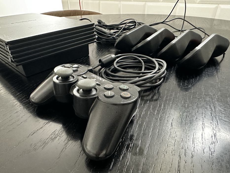 PlayStation 2 com comandos