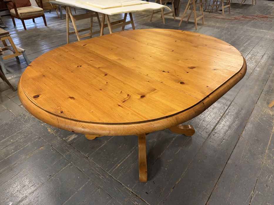 Okrągły,sosnowy,rozkładany,duży stół jadalniany lata80.vintage,deaign