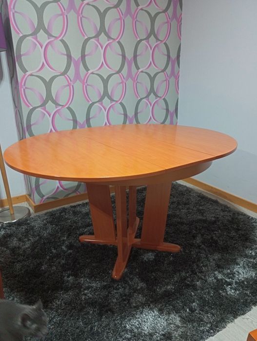 Mesa de sala com 4 cadeiras