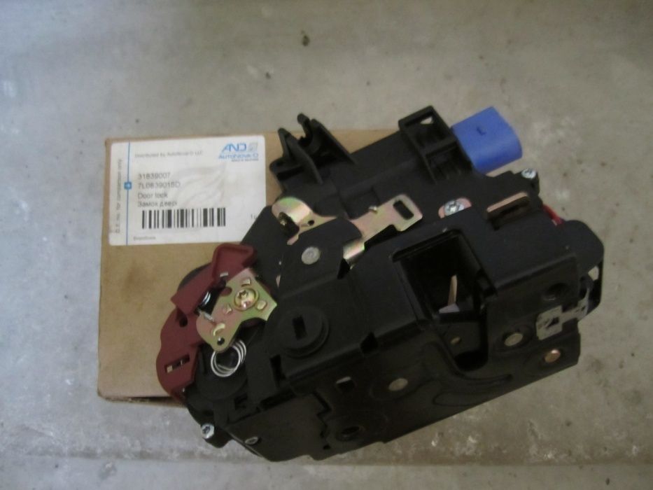 Замок дверки задньої лівої на VW-Гольф, Джета, Шкода Октавія