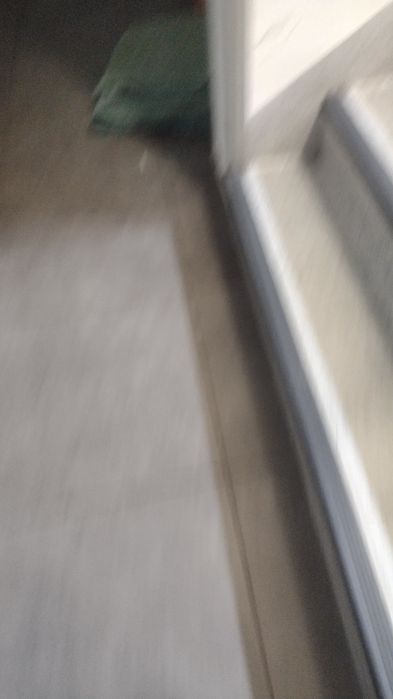 Sprzedam duzą wykładzinę 380x270 cm.
