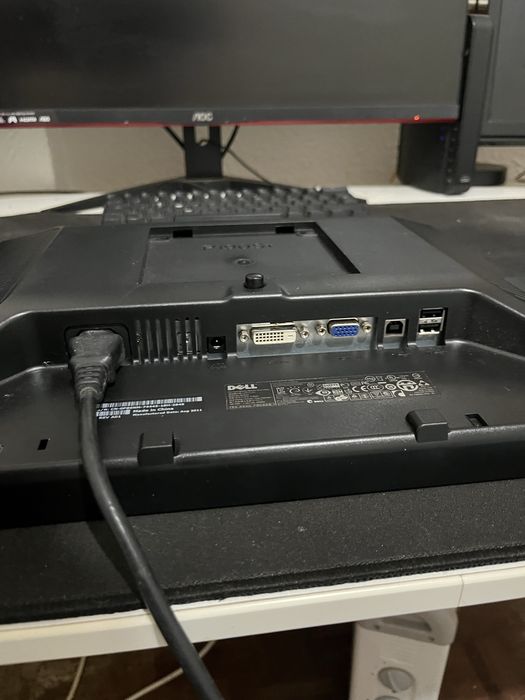 1 Monitore Dell P190ST 19 peças