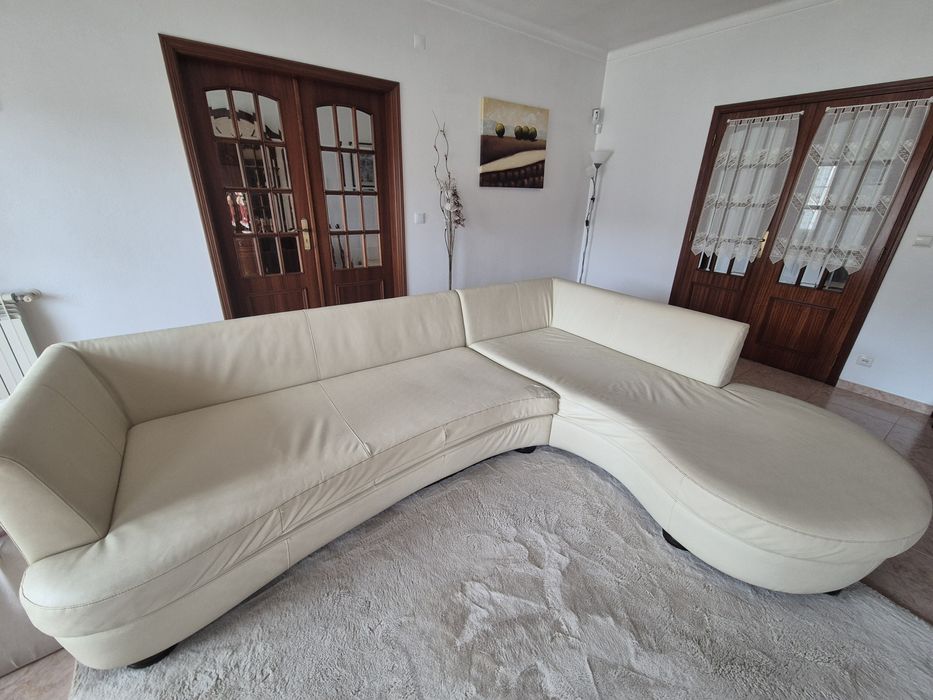 Sofá de cor  beje usado