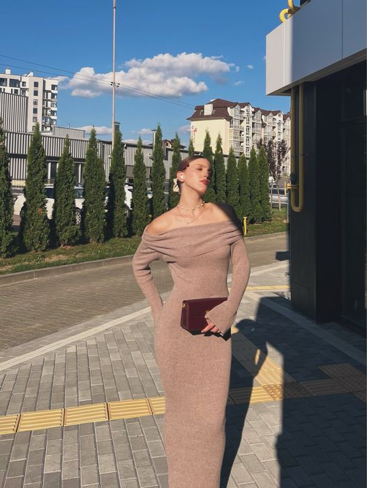Трикотажна сукня максі PrettyLittleThing
