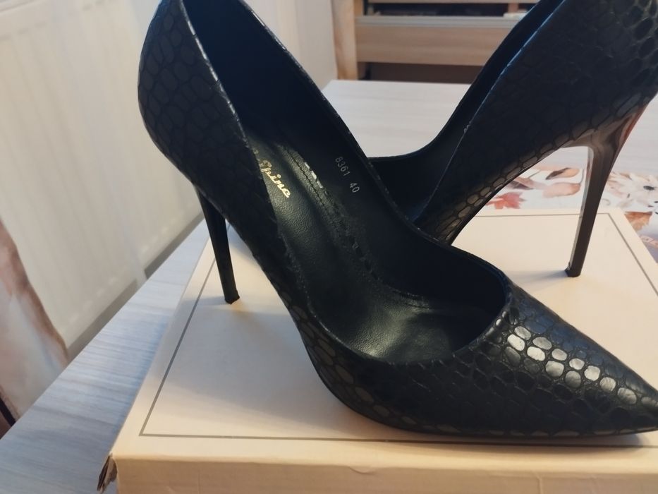 Czarne szpilki rozmiar 40