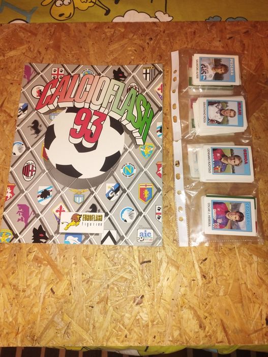 Set completo calcio 93 com 436 cromos por colar