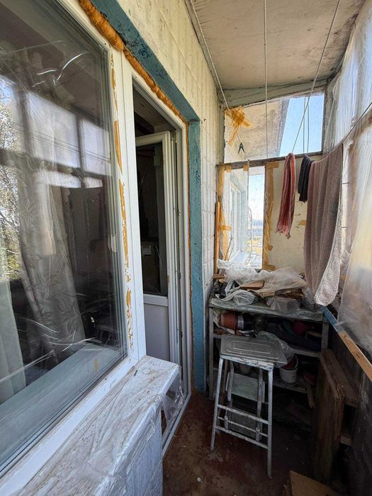 Продаж 4кімнатна квартира під ремонт на Алмазному