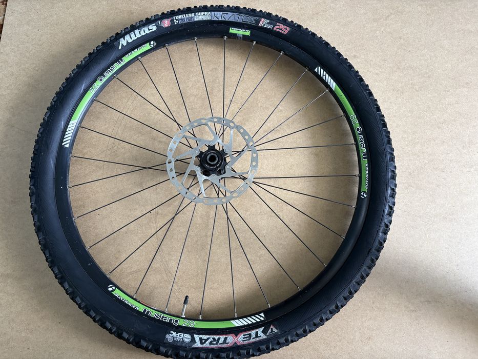 Вілсет 29" Bontrager на осях 142*12, 100*15 мм + ротори і резина.
